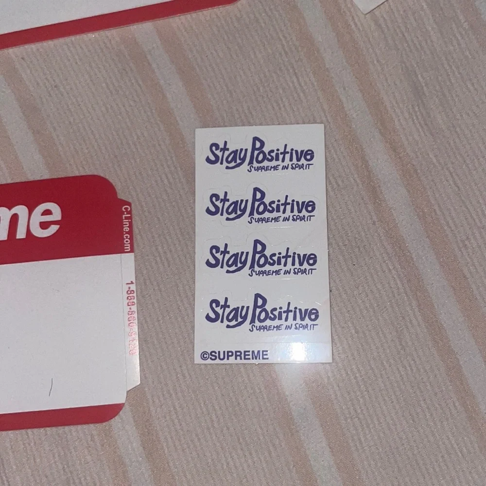 Supreme stickers - Picture 4 of 6
